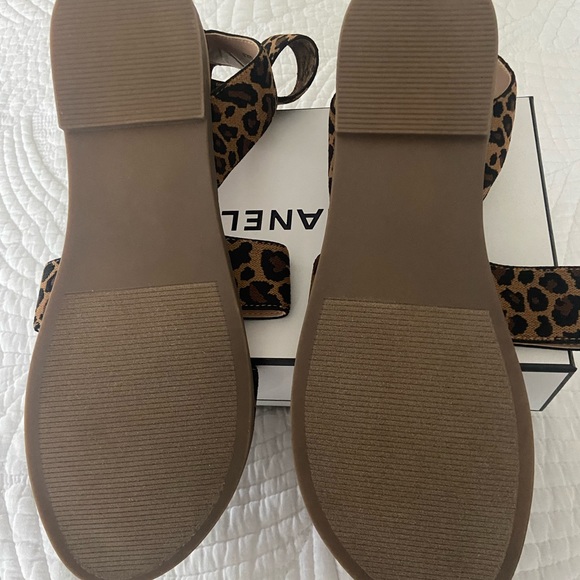 Never worn Steve Madden Sandals - Picture 2 of 3